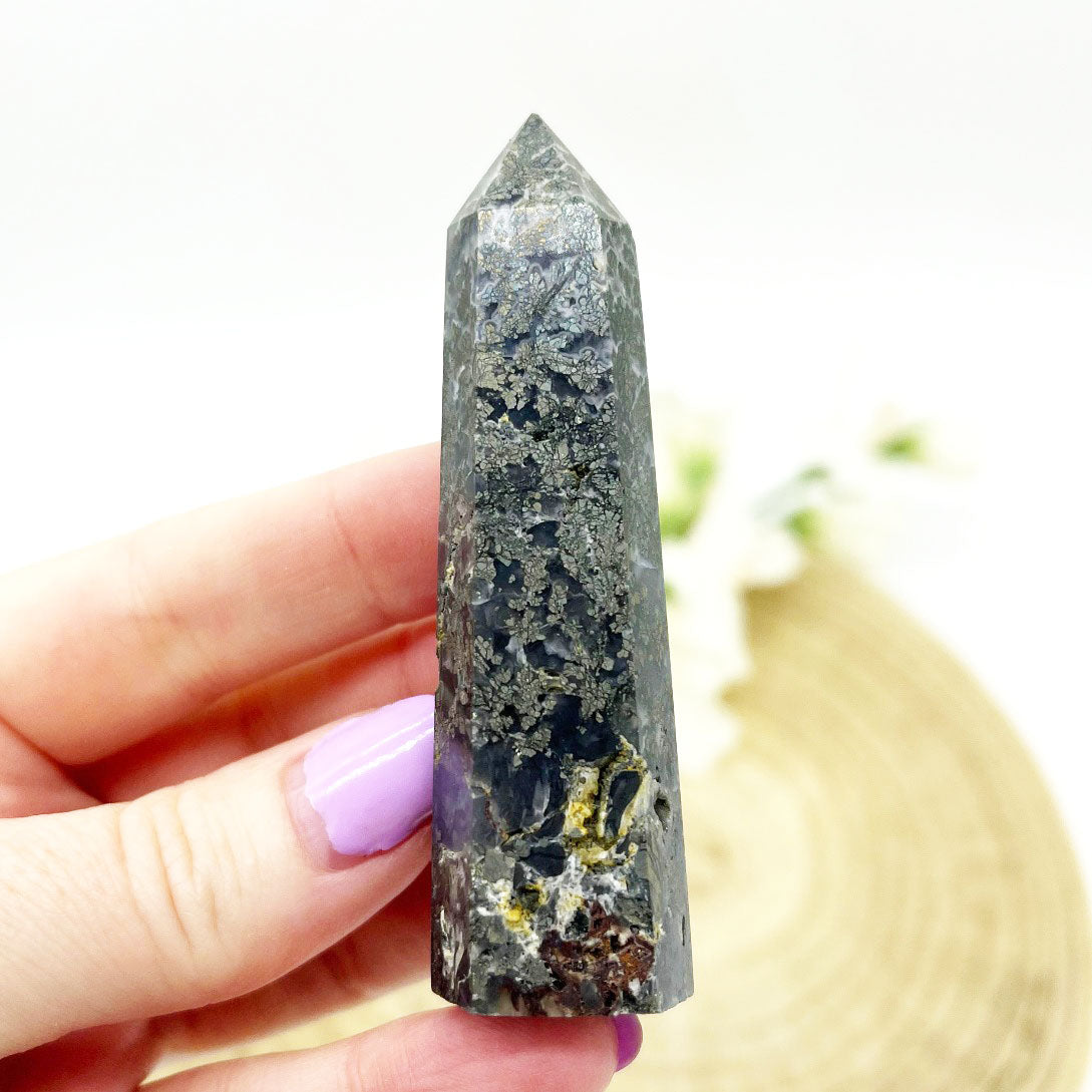 Marcasite pyrite and agate point