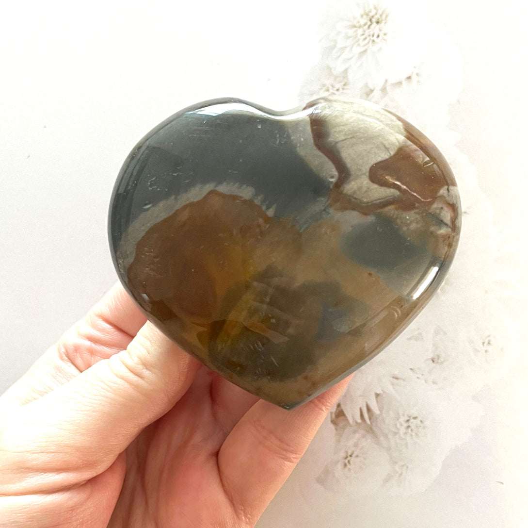 Polychrome crystal heart carving