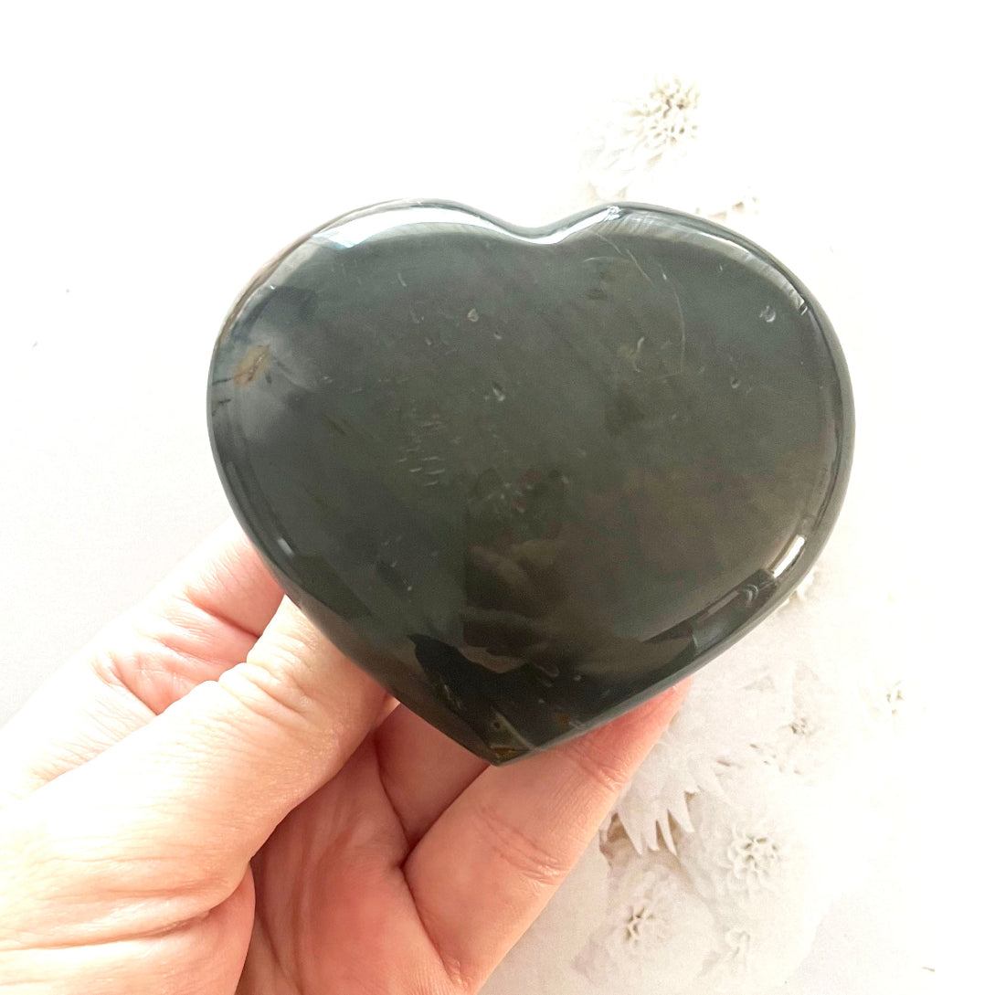 Polychrome crystal heart carving