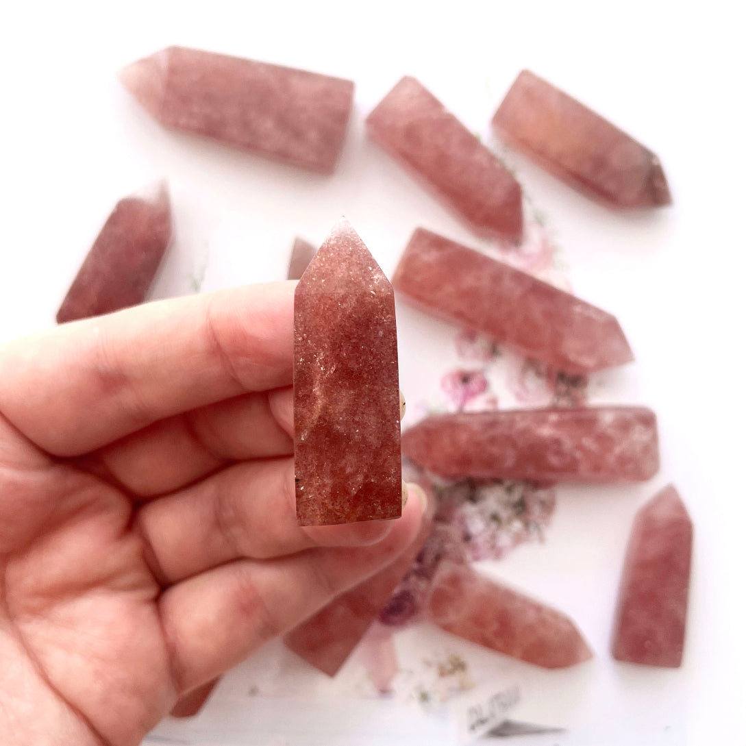 Strawberry quartz points