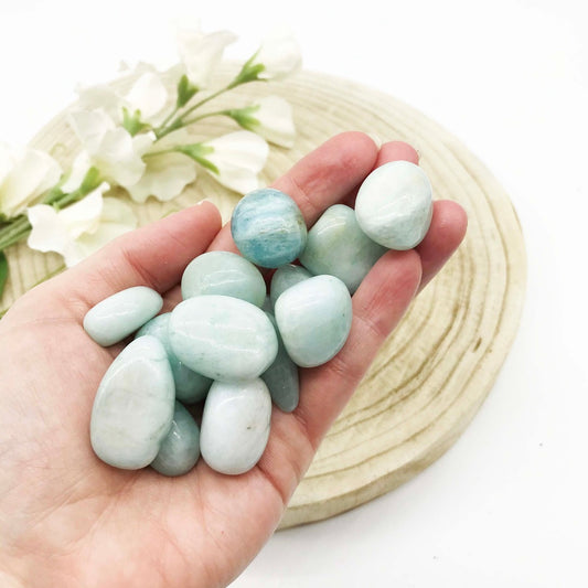 Aquamarine tumbled stone crystal