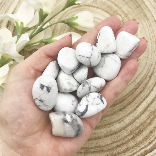 Howlite tumbled stones