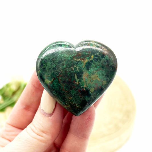Polished malachite heart shaped crystal carving Australia. Someday Dream Co