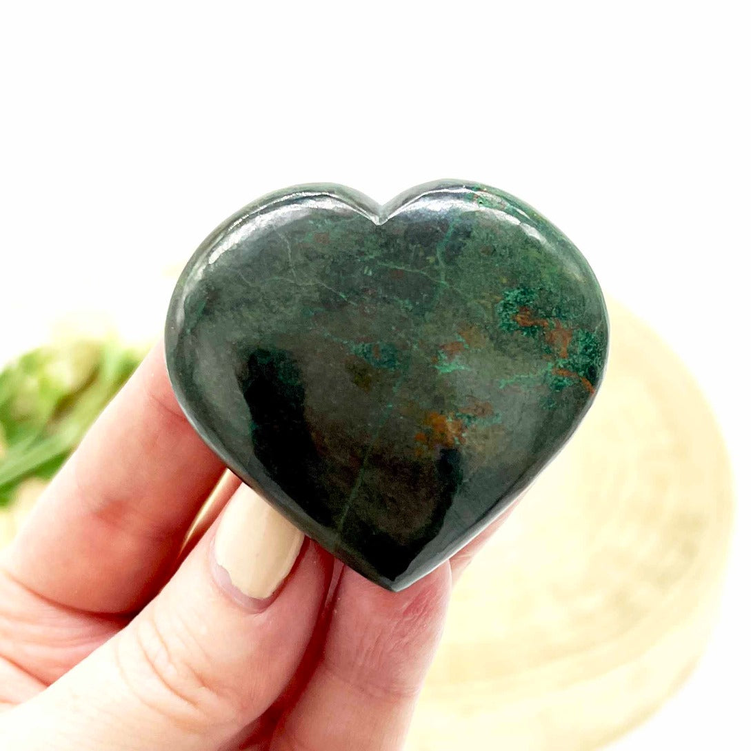 Malachite polished heart stone. Someday Dream Co