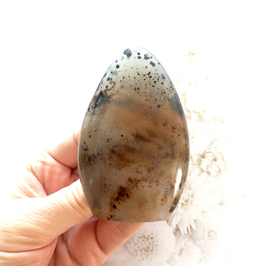 Dendritic agate crystal flame