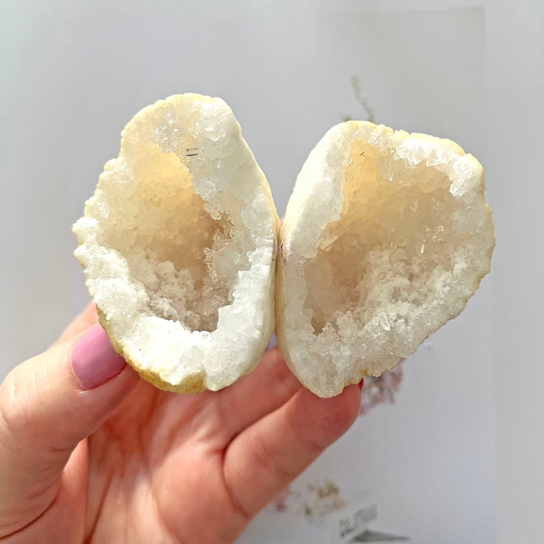 Geode crystal pair