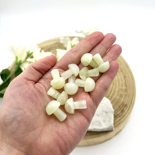 jade mushroom carving 