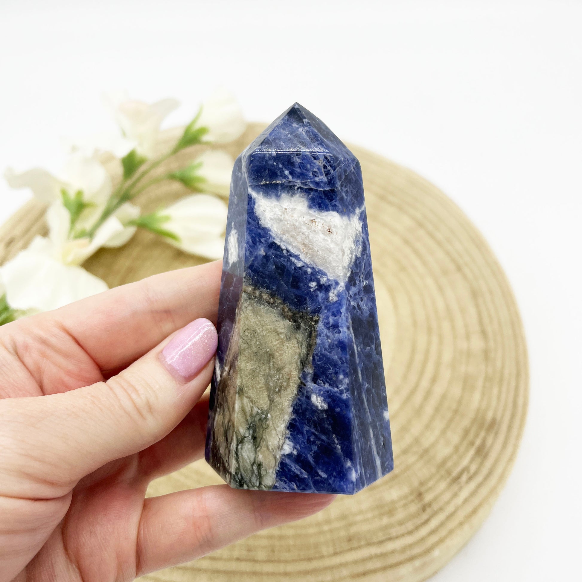 sodalite polished point and generator